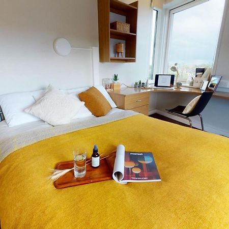 Private Bedrooms With Shared Kitchen And Studios At Iq Tufnell House In 伦敦 外观 照片