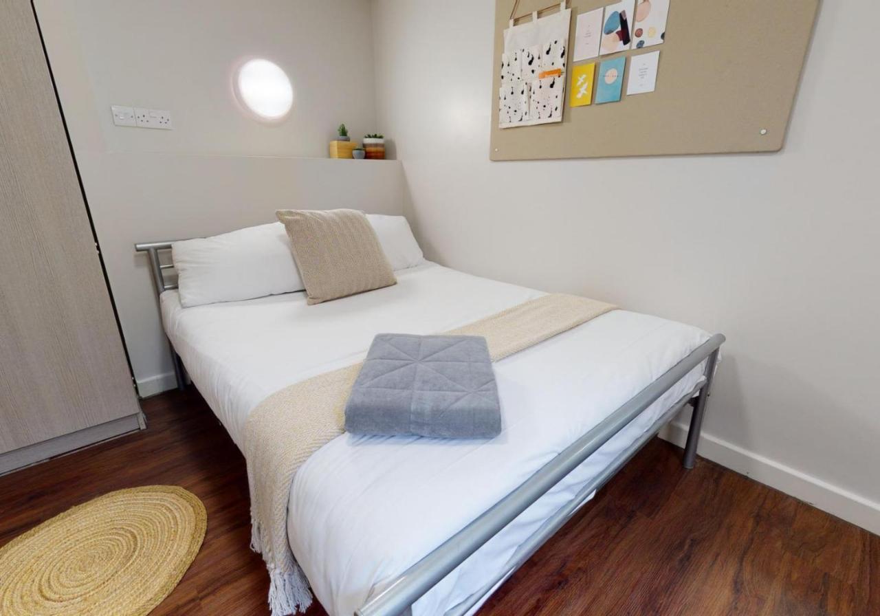 Private Bedrooms With Shared Kitchen And Studios At Iq Tufnell House In 伦敦 外观 照片