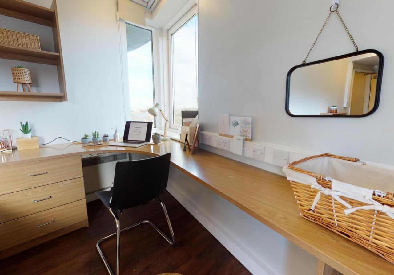 Private Bedrooms With Shared Kitchen And Studios At Iq Tufnell House In 伦敦 外观 照片