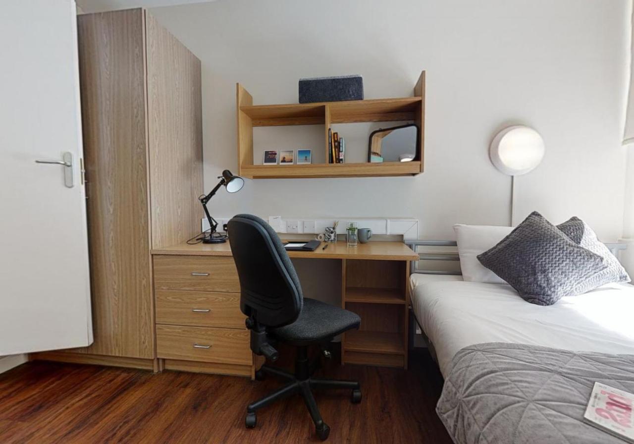 Private Bedrooms With Shared Kitchen And Studios At Iq Tufnell House In 伦敦 外观 照片