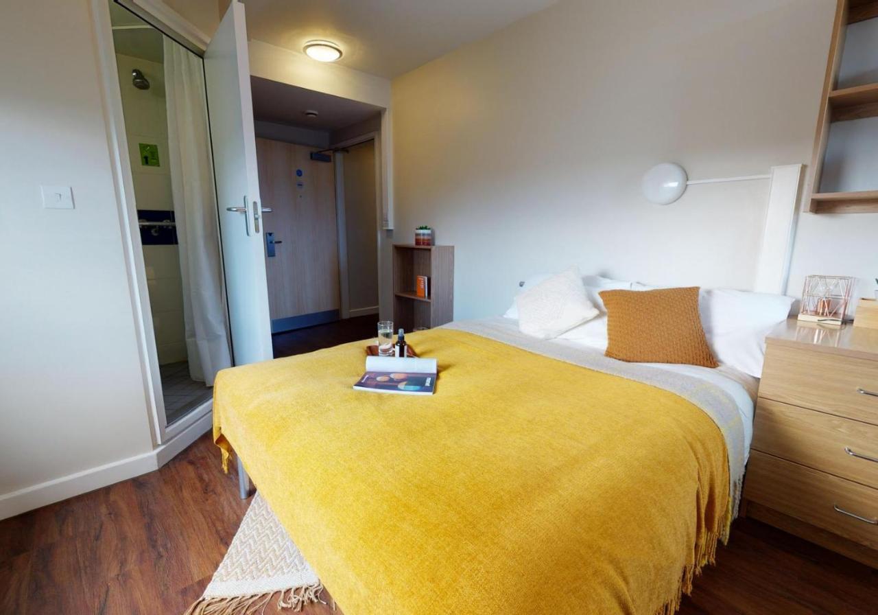 Private Bedrooms With Shared Kitchen And Studios At Iq Tufnell House In 伦敦 外观 照片